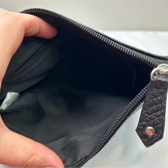 Kathy Van Zeeland‎ snake texture black clutch - Picture 5 of 6